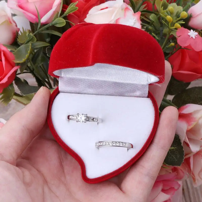 HeartBloom™ Velvet Ring Box