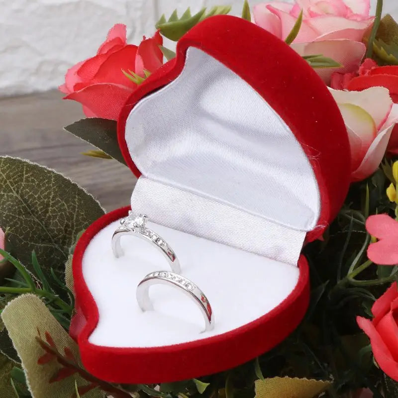 HeartBloom™ Velvet Ring Box
